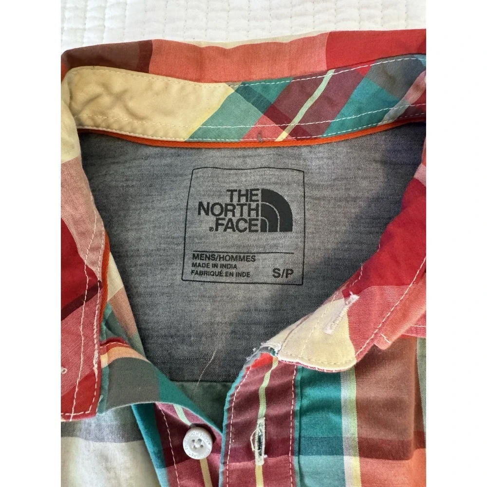 The North Face Mens Short Sleeve Plaid Button‎ Up Shirt Red Green Small